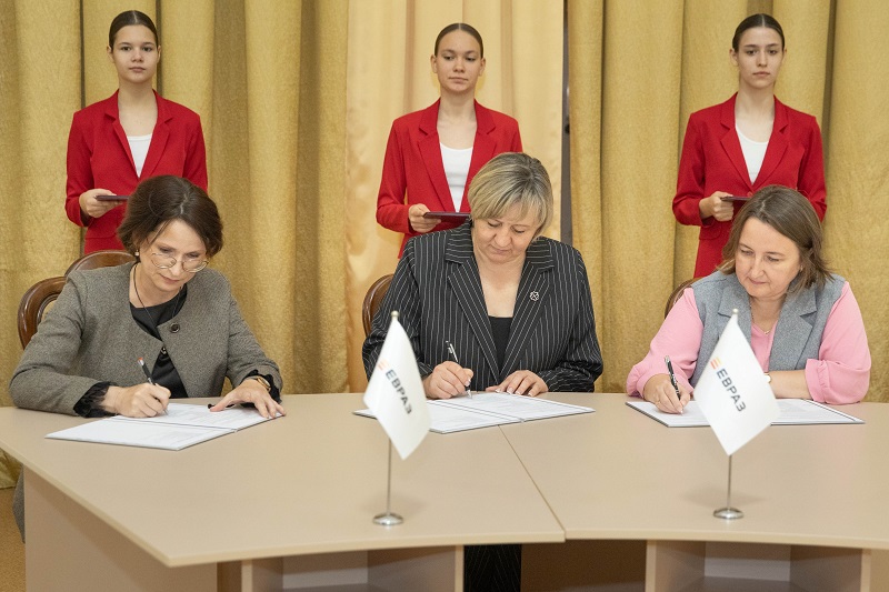 Фото - Ранний старт: уральских школьников посвятили в инженеры